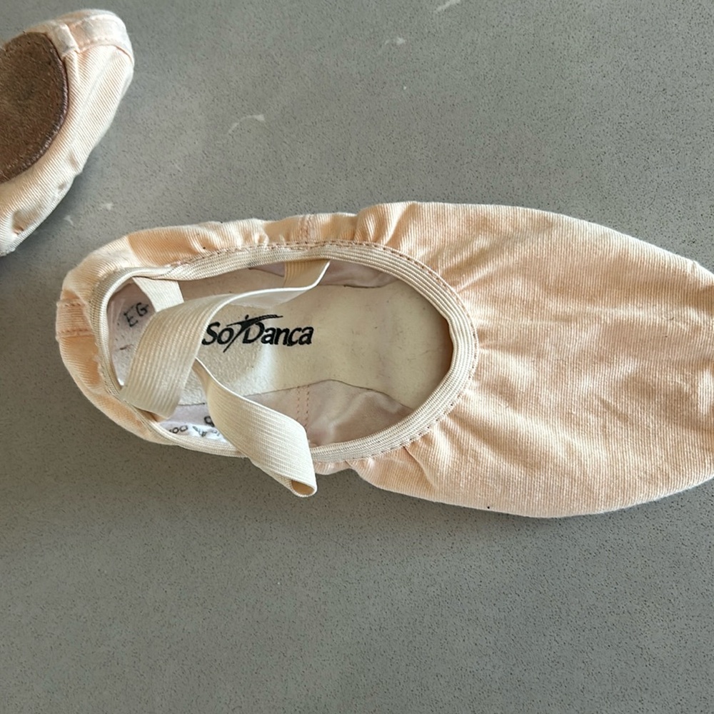 Women’s Ballet shoes SoDanca brand size 7